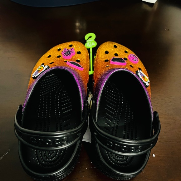 Crocs Classic Disney Hocus Pocus Clog. Firm price - Picture 5 of 14